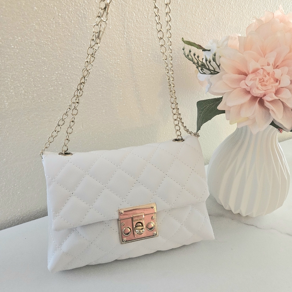 NWOT Chic White Quilted Crossbody - Clutch with Gold Chain & Push-Lock Closure